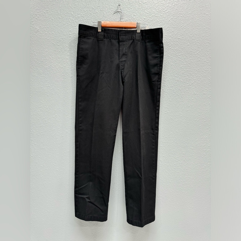 Dickies Men's Slim Straight Fit Work Pant W34 L32 in the color black